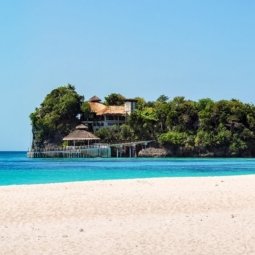 Puerto Galera White sand beach