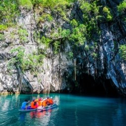 Tourist entering Underground River in Puerto Princesa